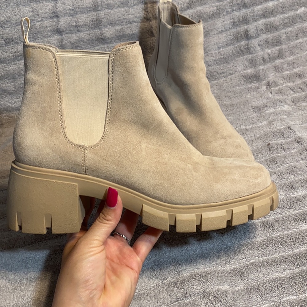 Steve Madden howler suede boot 8.5